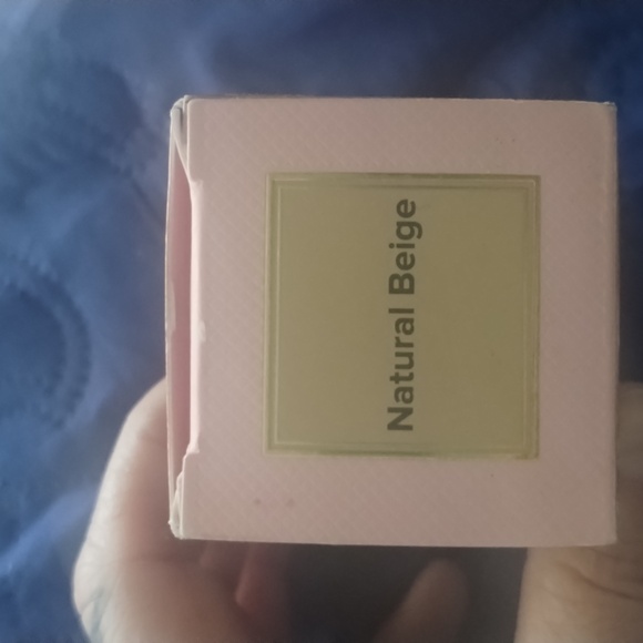 Too faced Born This Way foundation - Picture 2 of 5